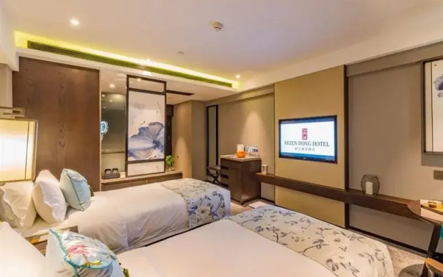 Rezen Dong Hotel (Harbin West Railway Station, Wanda Plaza)