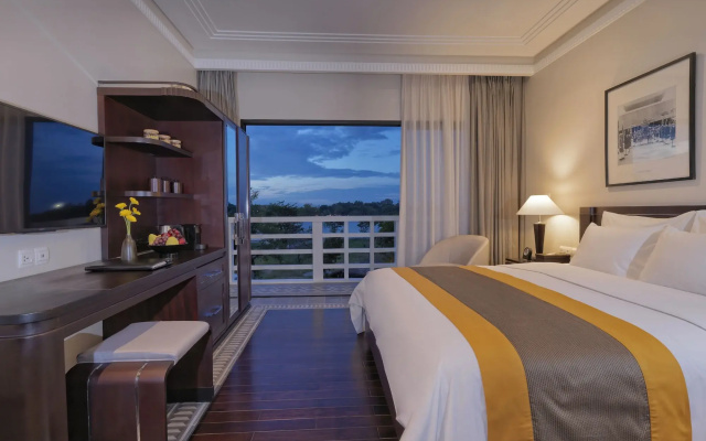 Azerai La Residence Hue