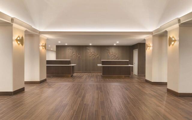 Embassy Suites by Hilton Milwaukee Brookfield