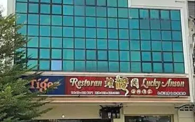 OYO 90306 G City Hotel