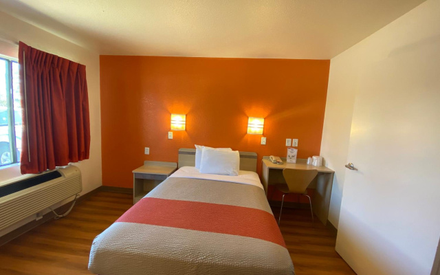 Motel 6 Flagstaff, AZ - West - Woodland Village