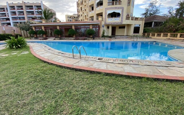 Lux Suites Eden Seafront Apartments