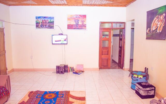 Kilihomebase & Campsite - Hostel