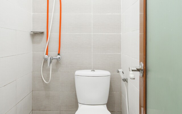 RedDoorz Syariah near Marvell City Mall 2