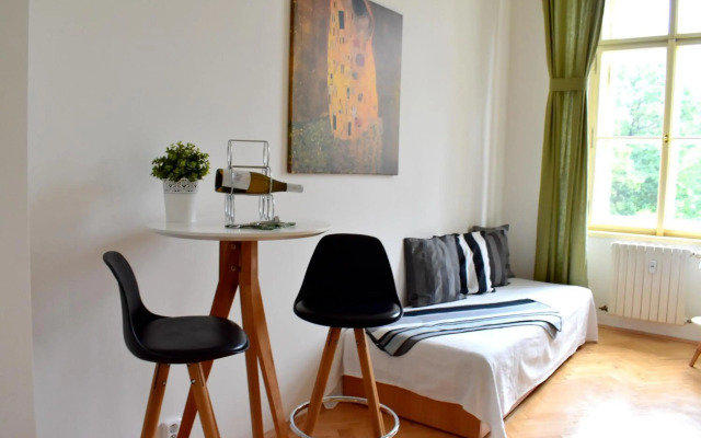 AIRSTAY PRAGUE Wellness apartments Florenc