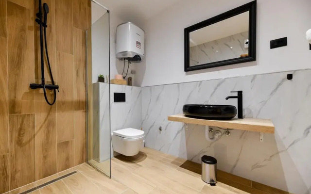 Awesome Home in Lisicic With 3 Bedrooms, Wifi and Sauna