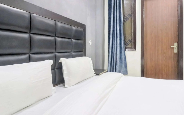 Mahavir Enclave by OYO Rooms