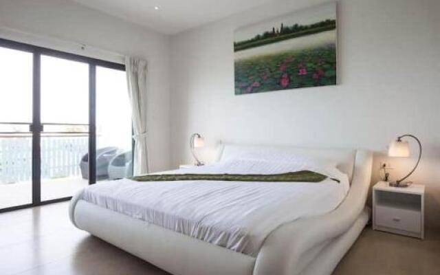 7 Bed Luxury Seaview Villas 5 mins beach