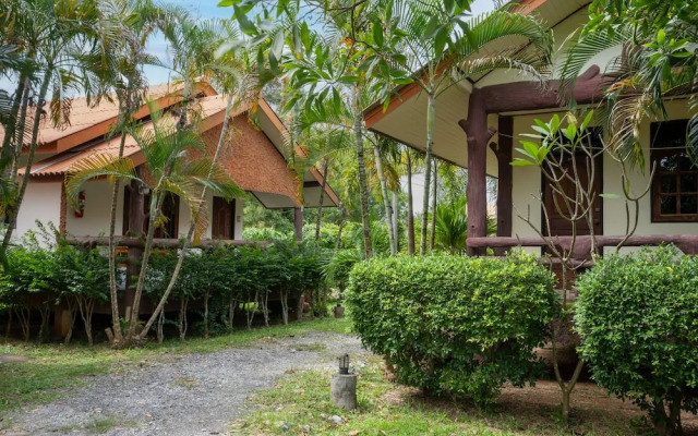 Lanta School Beach Resort
