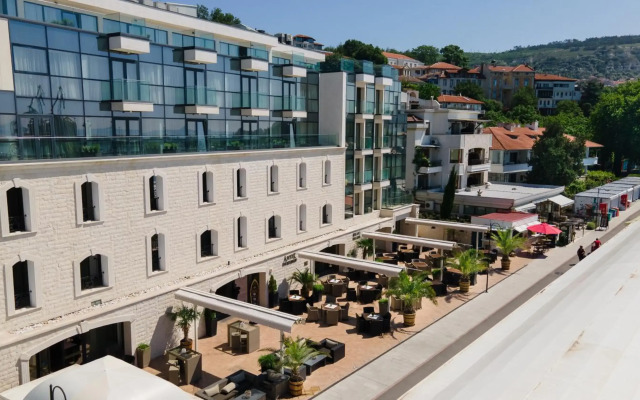Hotel Antik