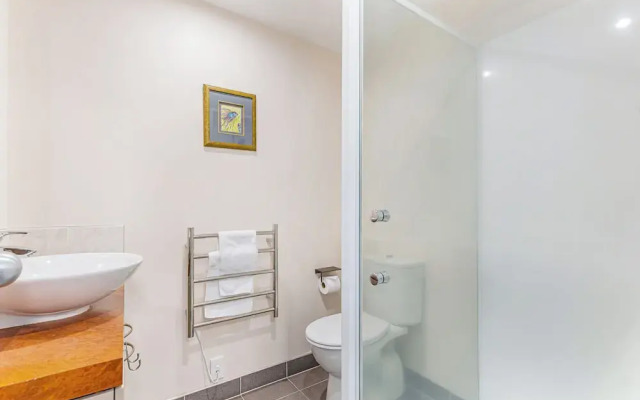 Cosy 2Brm Cbd Apartment