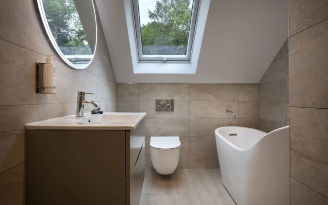 Barakat Lakes Escape