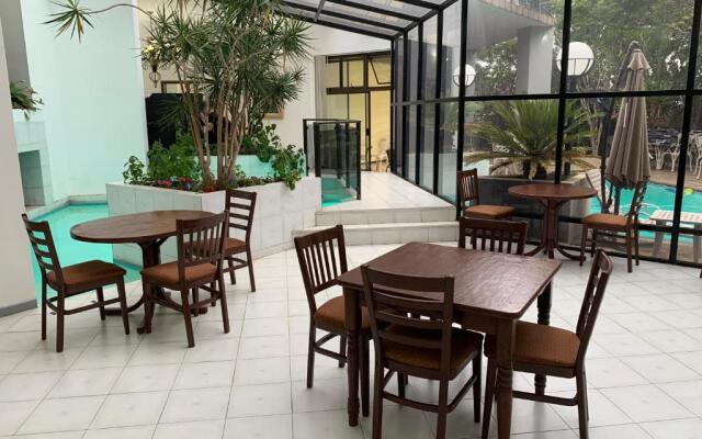 The Palace Guesthouse & Garden Restaurant