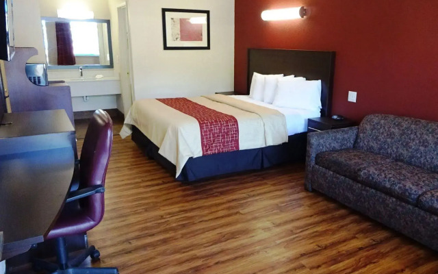 Red Roof Inn Starkville - University