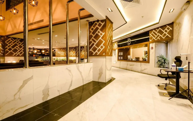 White Diamond Hotel Sari