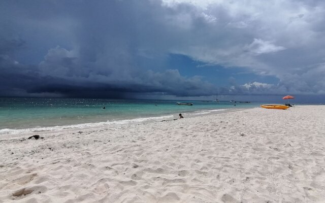 5th Coral Suites by Alex