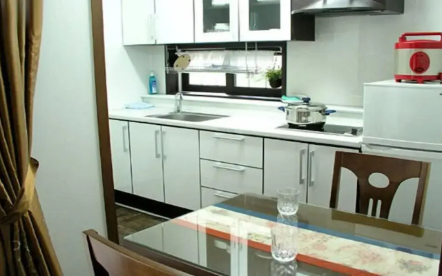 White House on the Hill HayanZip