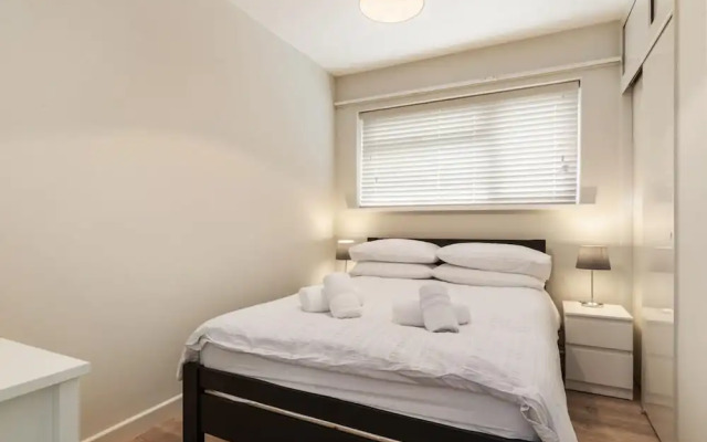 Coedrath Park 36 - Walk to Beach Pet Friendly