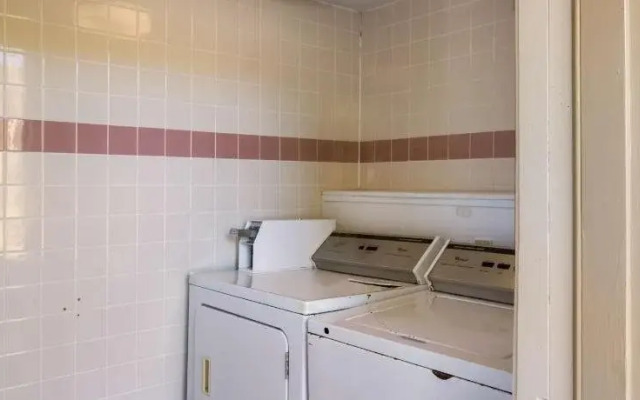 Motel 6 Holyoke MA