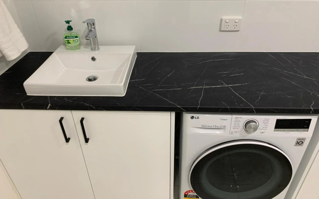 Beachside & Jetty View Apartment 4 - First Mate Apartment