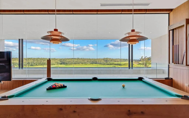 Modern 7BR Villa w Stunning Views of Golf Course