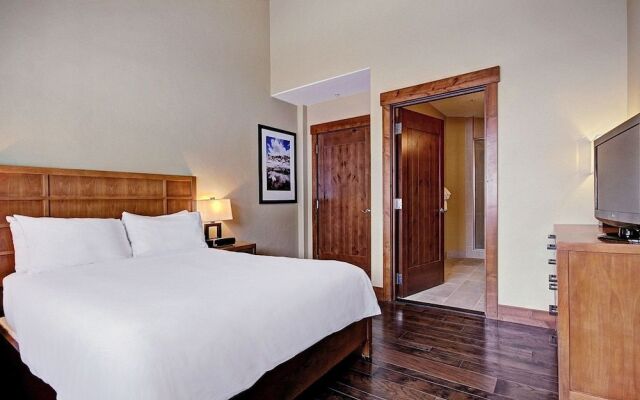 One Ski Hill Place S8501