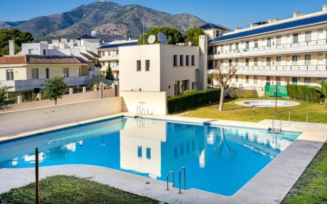 2BR  Apartment with Sea View, Gym and Pool Ref 129