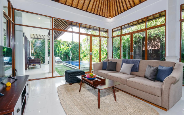 5Min WALK TO Beach - PRIVATE POOL MAHAYANA VILLA