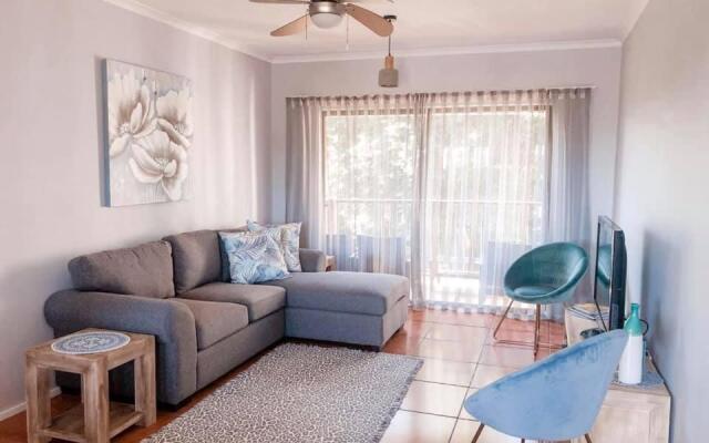 Newly Renovated 2 bed Apartment - Kingston Estate