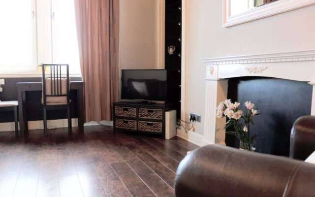 2 Bedroom Central Apartment