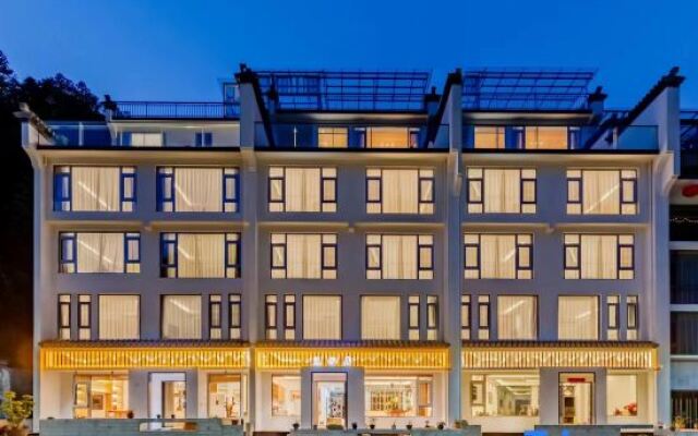 Jianshui Residence (South Gate Store of Huangshan Scenic Area)