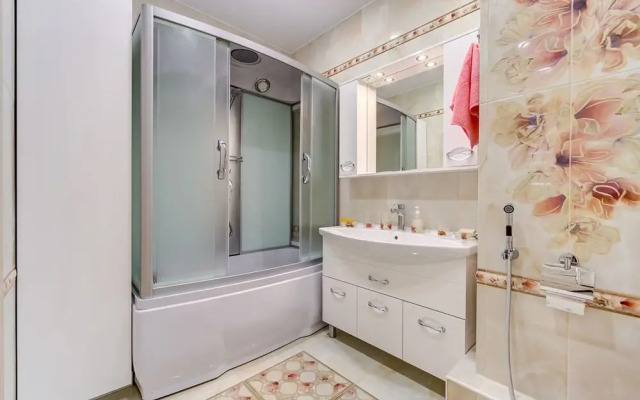 FlatStar on Poltavskiy proyezd 2