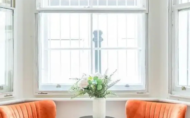 Charming London Apartment Near Edith Grove