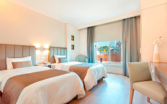 ALQasr Metropole Hotel