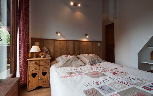 Comfortable Semi-detached Chalet 1 km. From the Nice Center