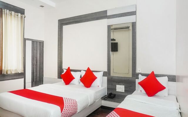 OYO 15223 Hotel Eshosans Palace
