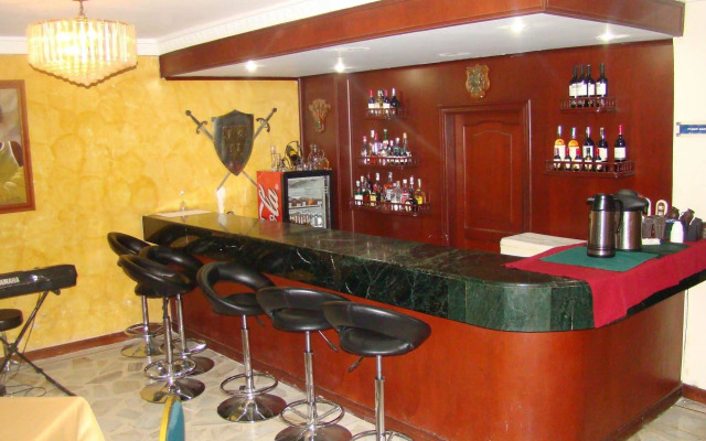 Hotel San Fernando Real