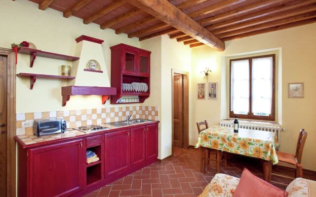 Farmhouse in Loro Ciuffenna With Pool & Garden