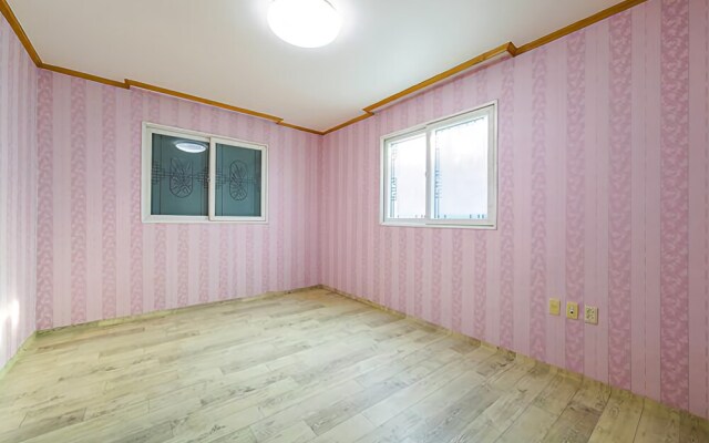 Ongjin Seonjae Beach Pension