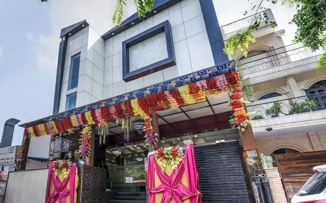 Forever Banquet  Rooms By OYO Rooms