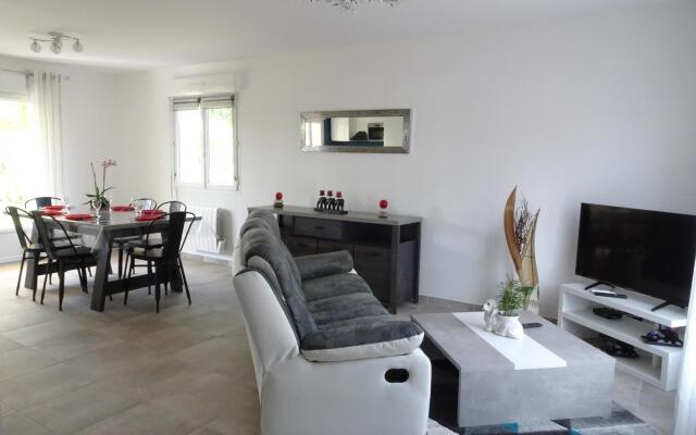 Semi-detached House, Brehal