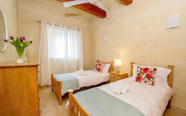 Ta'sandrija Pool And Well-being In Gozo