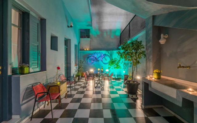 Petralona's Green House