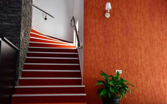 Hotel Cirus