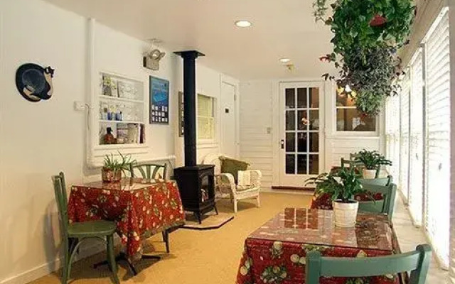 Grape Arbor Bed and Breakfast