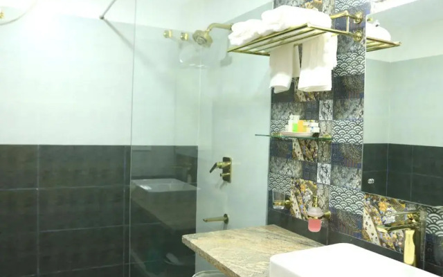 Laly’s Residency