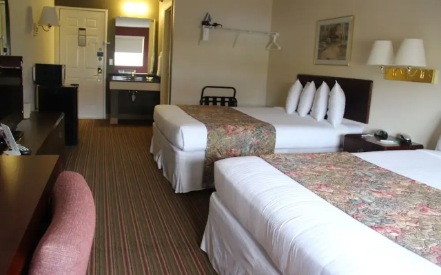 Lake House Hotel