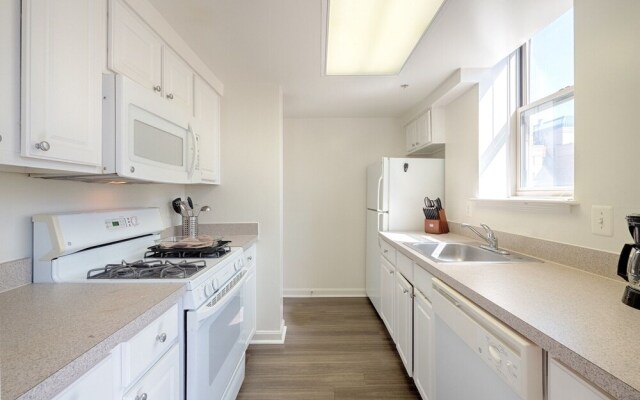 National at Ballston Place