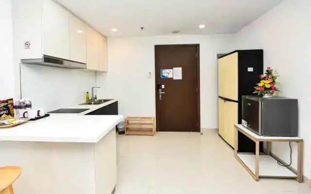 Lovina 6-12 at Harbourbay Residence