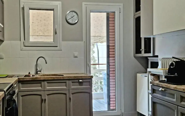 Renovated Private Studio - Metro Holargos 5' Walk